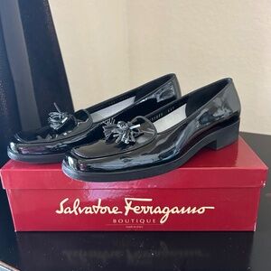 Salvatore Ferragamo Black Patent Leather Loafers. Size 7.5 AAA. ( Authentic)